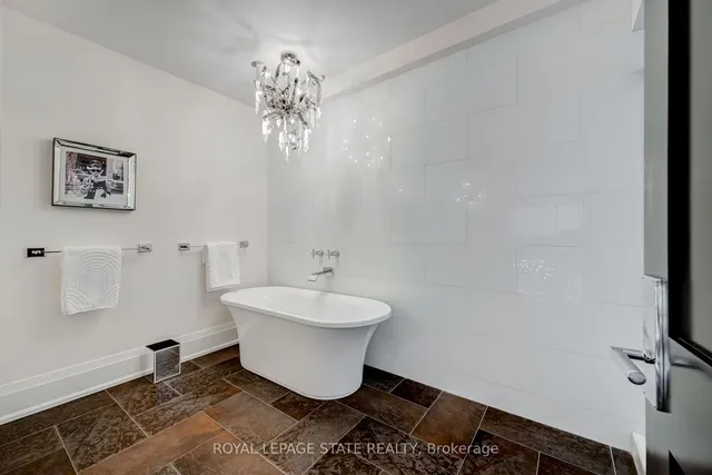 Additional image 32 of 397 King St Unit 215