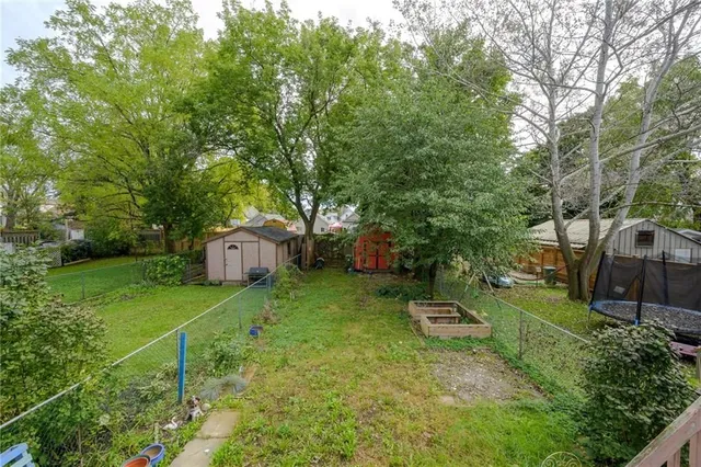 Additional image 19 of 93 EAST 23RD St