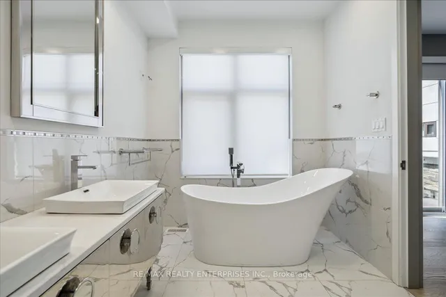 Additional image 15 of 4 Sunrow Gate