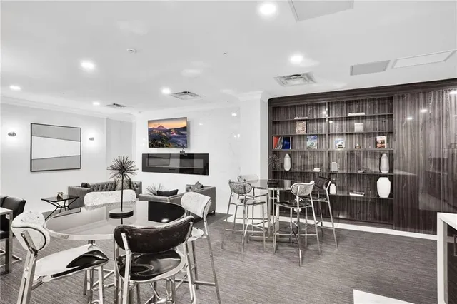 Additional image 19 of 112 King St Unit 1111