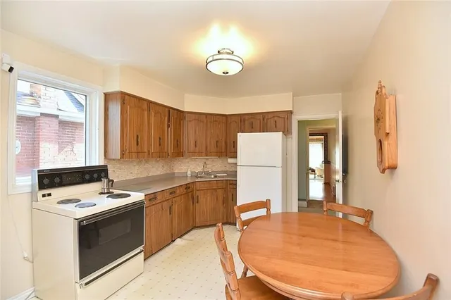 Additional image 15 of 217 GRANT Ave