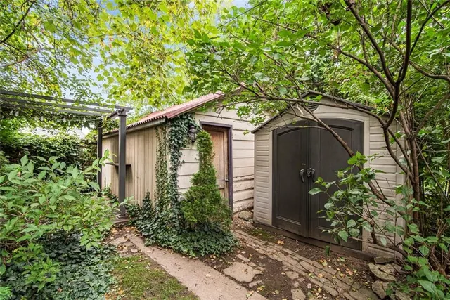 Additional image 45 of 205 WENTWORTH St