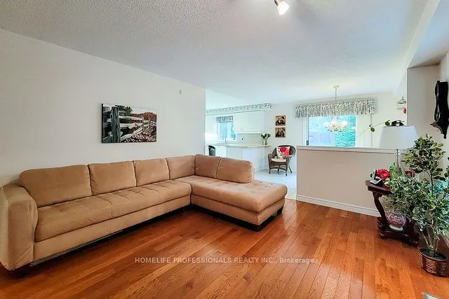 Additional image 31 of 88 Cabriolet Cres