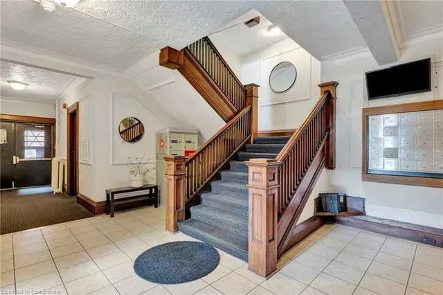 Additional image 3 of 285 King St Unit 8