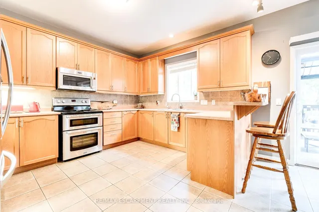Additional image 11 of 72 Sidney Cres