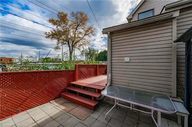 Additional image 34 of 25 Brant St