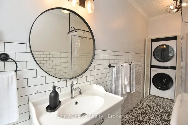 Additional image 35 of 277 Main St