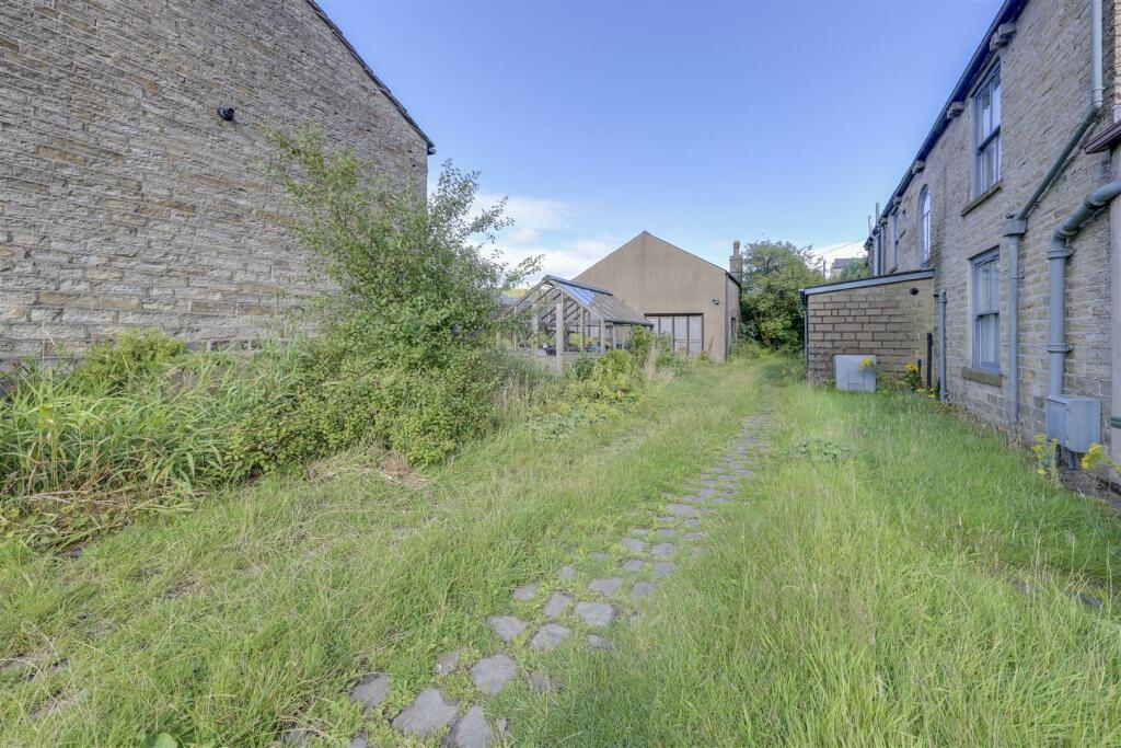 Additional image 39 of 5 Bed Character Home, ~3,000sqft, Superb Potential To Add Value