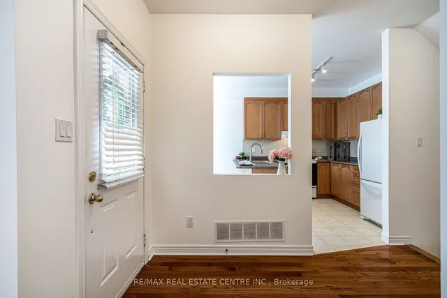 Additional image 5 of 100 Beddoe Dr Unit 7