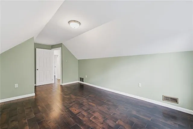 Additional image 24 of 149 WEIR St