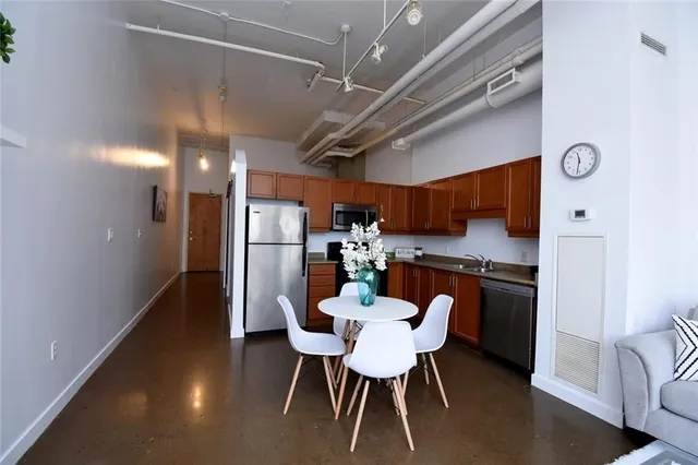 Additional image 13 of 66 Bay St Unit PH 807