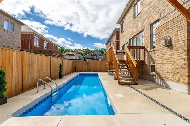 Additional image 38 of 39 AVANTI Cres