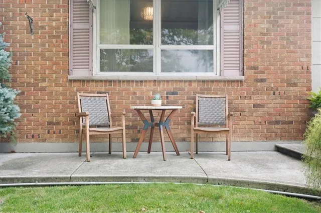 Additional image 3 of 3 BYWOOD Cres