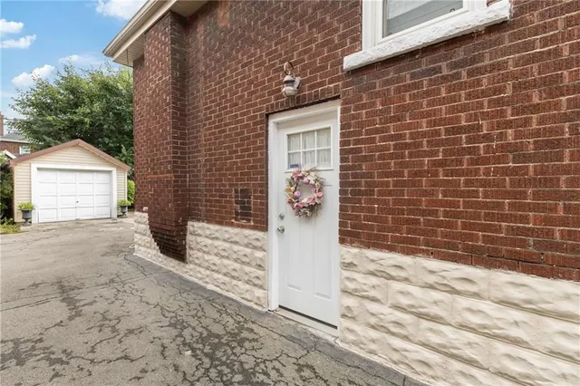 Additional image 36 of 150 LEINSTER Ave