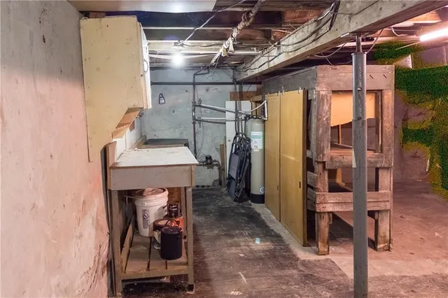 Additional image 20 of 41 MUNROE St