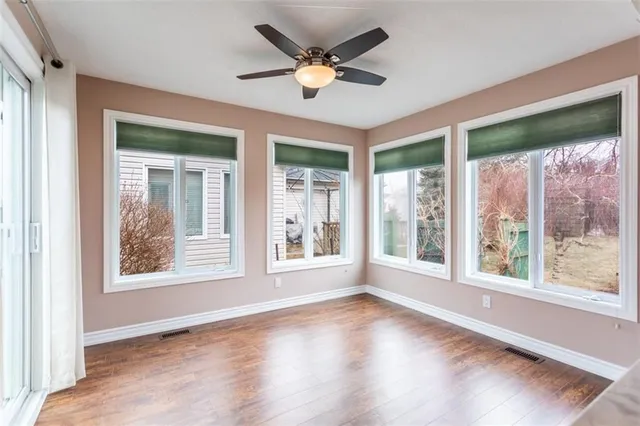 Additional image 12 of 114 GLENARIFF Dr