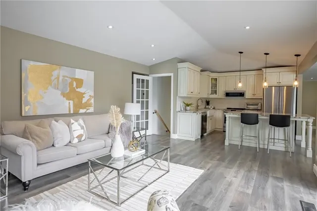 Additional image 23 of 5 ELLEN St