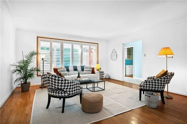 Additional image 6 of 38 OSLER Dr