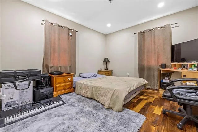 Additional image 5 of 38 LAKE Ave