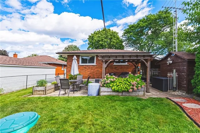 Additional image 20 of 52 HOOVER Cres