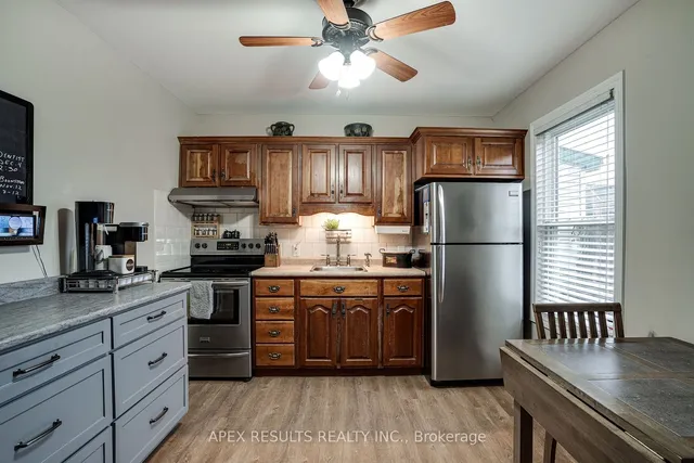 Additional image 8 of 52 Mayflower Ave