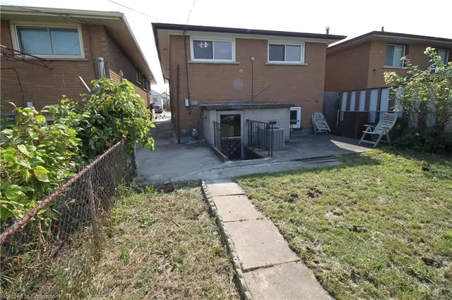 Additional image 32 of 19 Delena Ave
