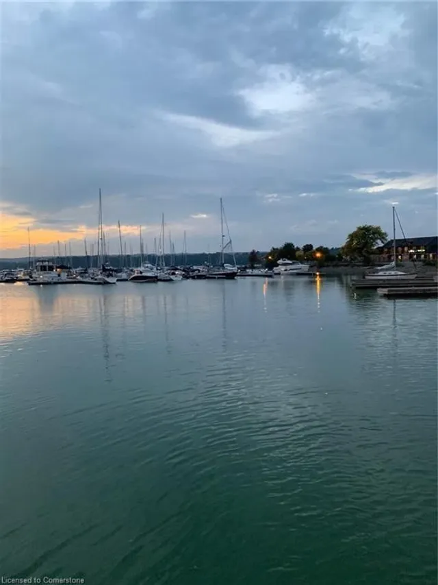 Additional image 32 of 23 Macaulay St Unit 3