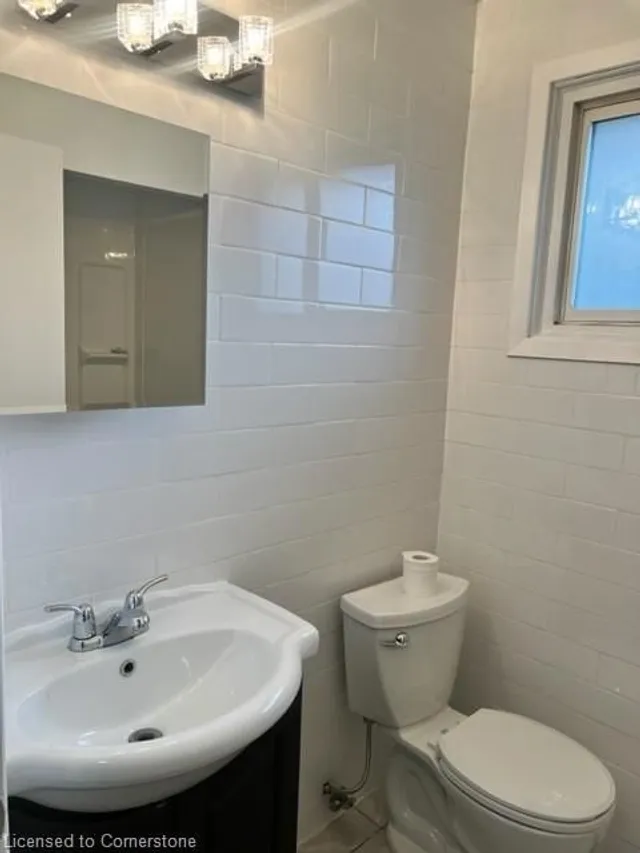 Additional image 10 of 359.5 Strathearne Ave