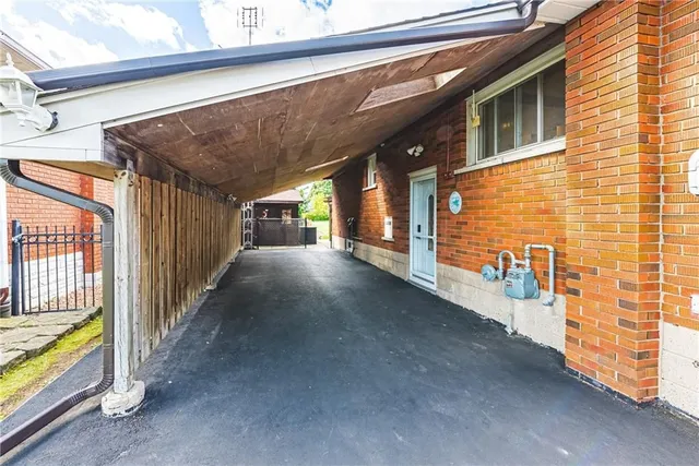 Additional image 24 of 52 HOOVER Cres