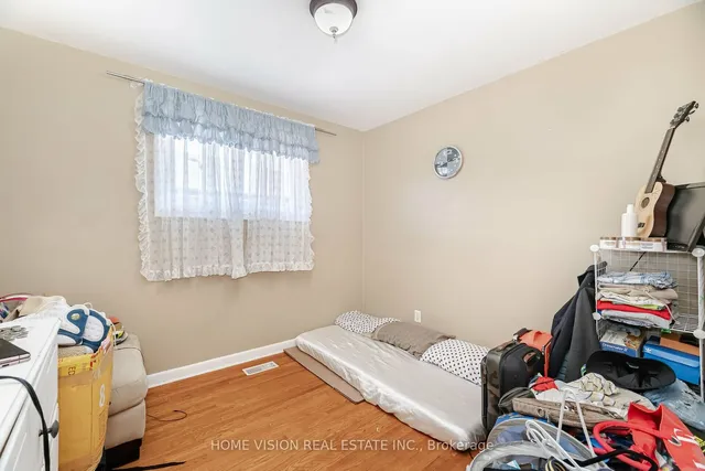 Additional image 22 of 44 Clarendon Ave