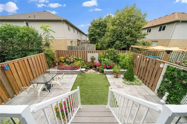 Additional image 42 of 84 FRANCES Ave