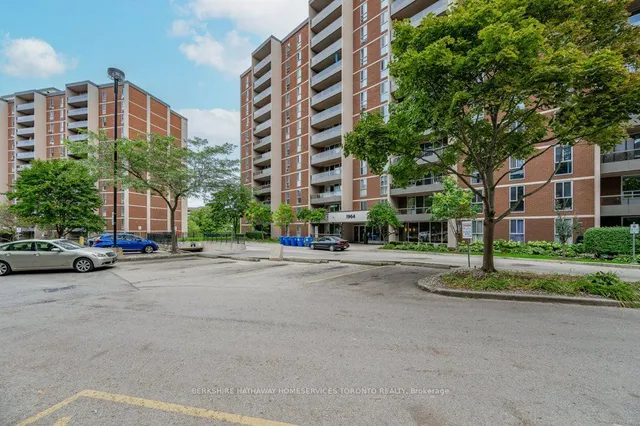 1964 Main St Unit 803