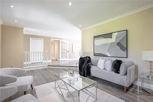 Additional image 7 of 5 ELLEN St