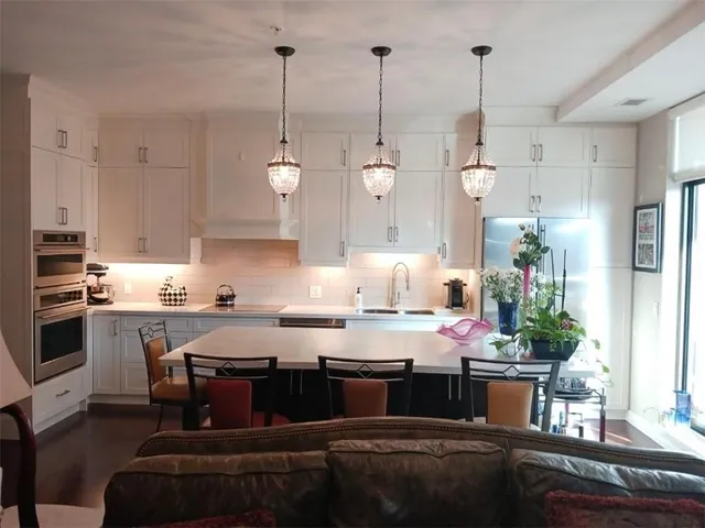 Additional image 11 of 112 KING St Unit 1109