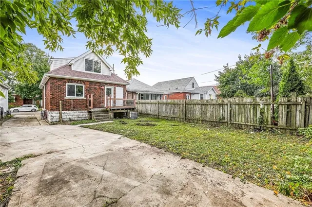 Additional image 36 of 149 WEIR St