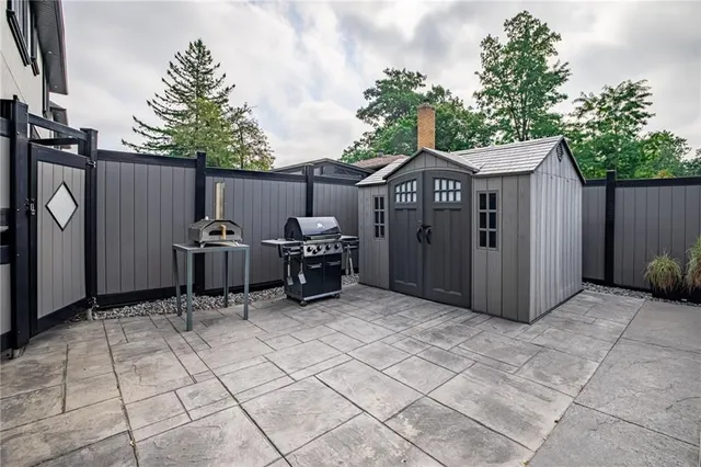 Additional image 45 of 4 LOCKMAN Dr