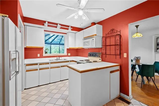 Additional image 17 of 38 OSLER Dr