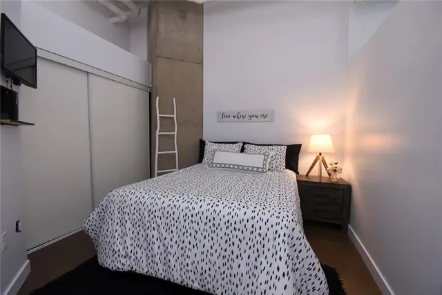 Additional image 16 of 66 Bay St Unit PH 807