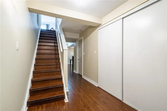 Additional image 24 of 67 GOLDEN IRIS Cres