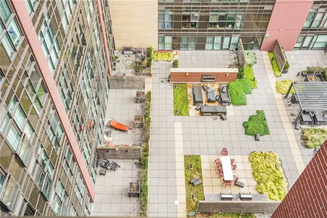 Additional image 40 of 112 King St Unit 1111