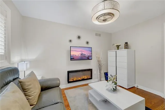 Additional image 27 of 524 CALDER St