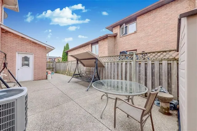 Additional image 38 of 31 VEGA Cres