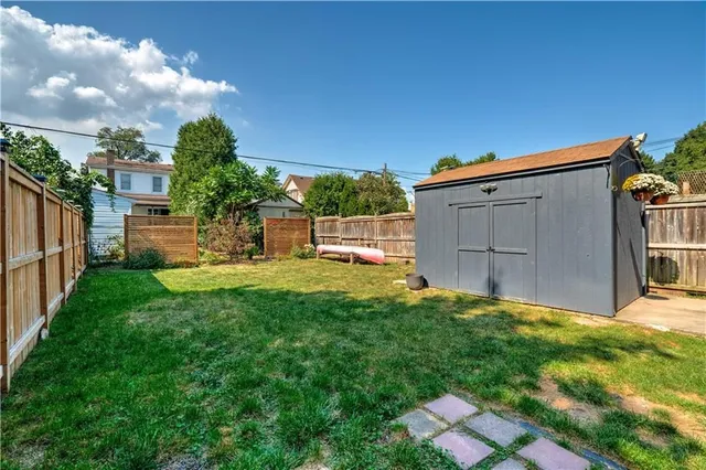 Additional image 46 of 248 PROVINCE St