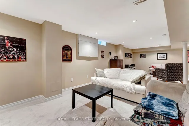 Additional image 26 of 51 Banbury Dr