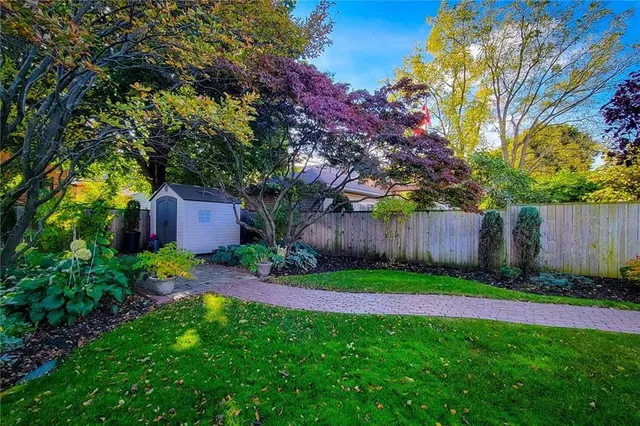 Additional image 45 of 133 CAMERON Ave