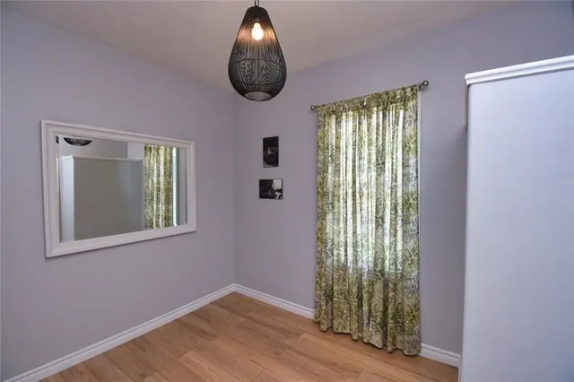 Additional image 21 of 86 GRAHAM Ave