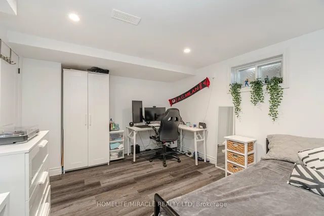 Additional image 29 of 79 CASTLEFIELD Dr