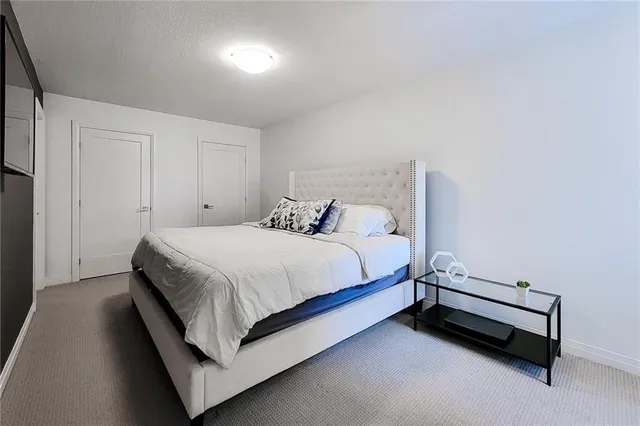 Additional image 25 of 8 SHOWERS Lane