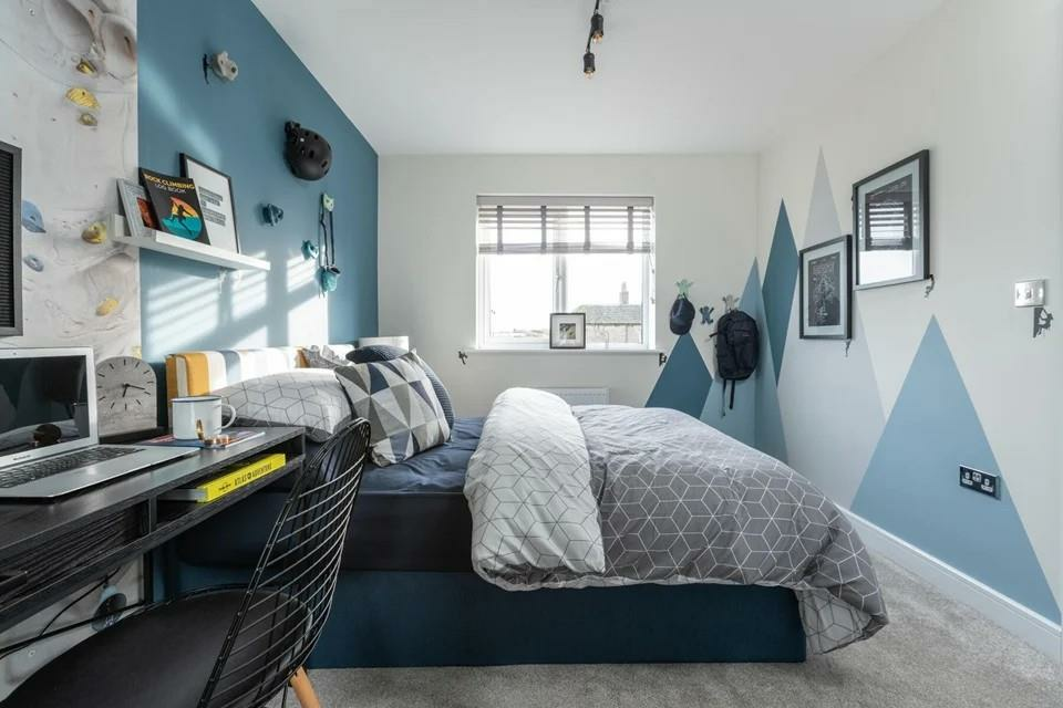 Additional image 10 of Broken Stone Road