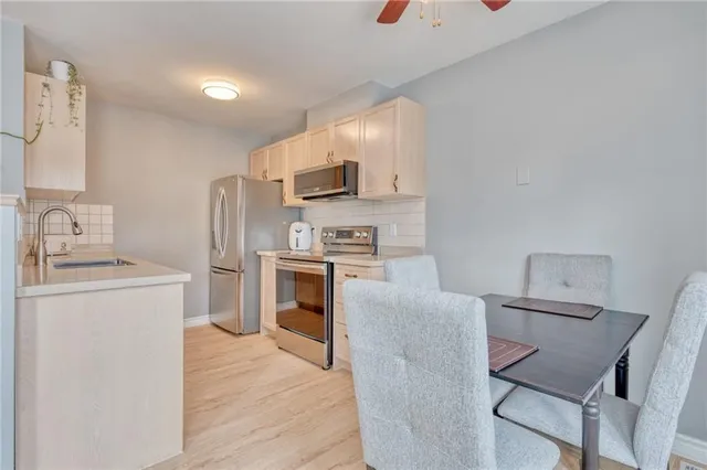 Additional image 18 of 175 FIDDLERS GREEN Rd Unit 2